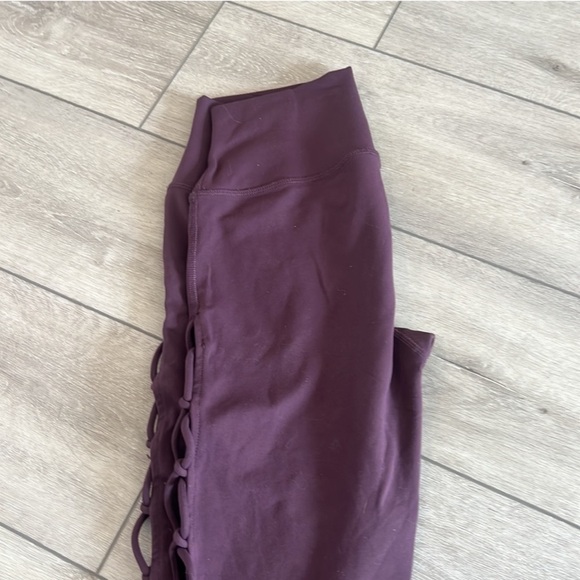 Alo high waist interlace purple power sculpt leggings, Sz Medium - Picture 7 of 8